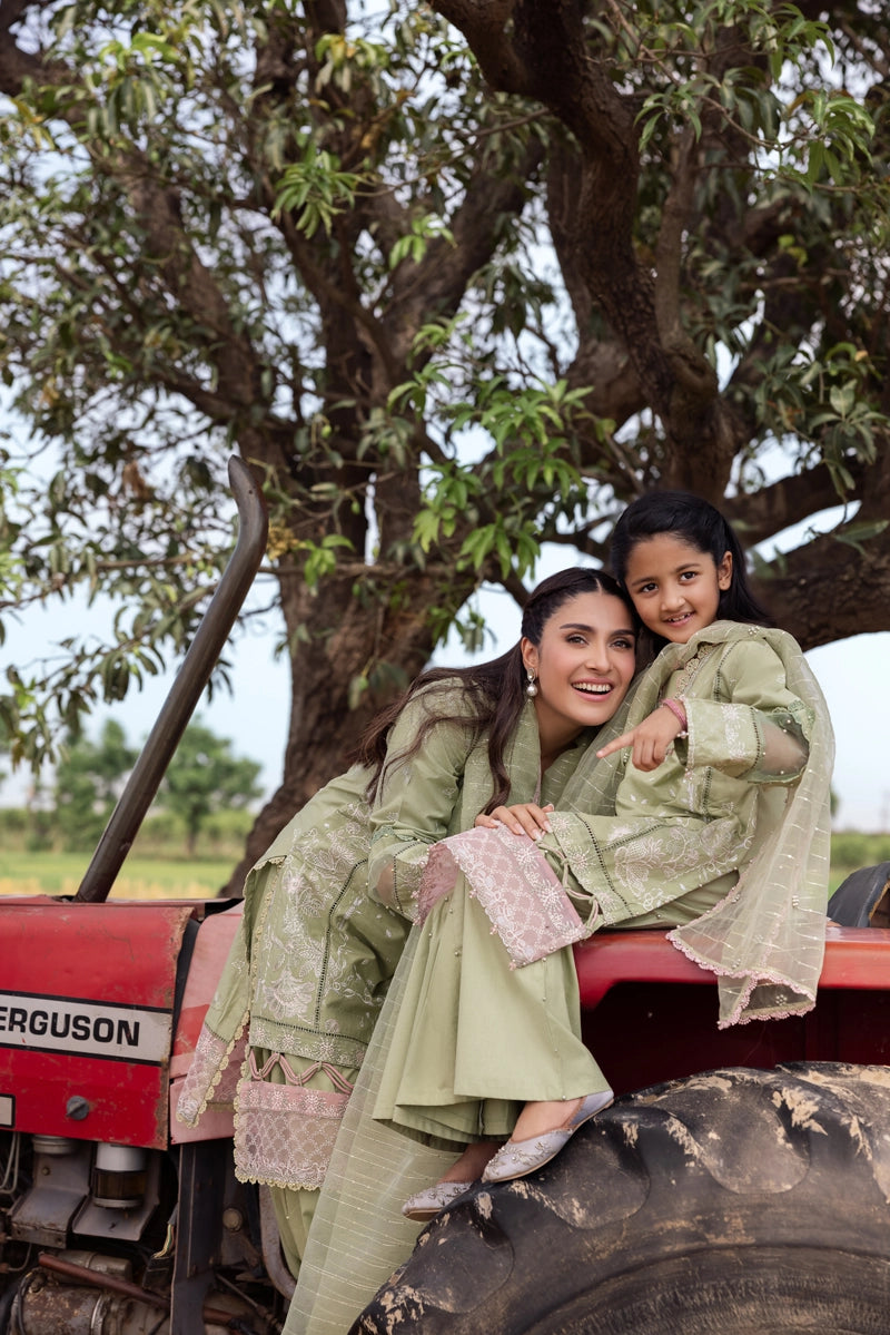 Ayeza khan Heer Mummy & Me Girls Chikan Embroidered Eid Outfit AL1026K