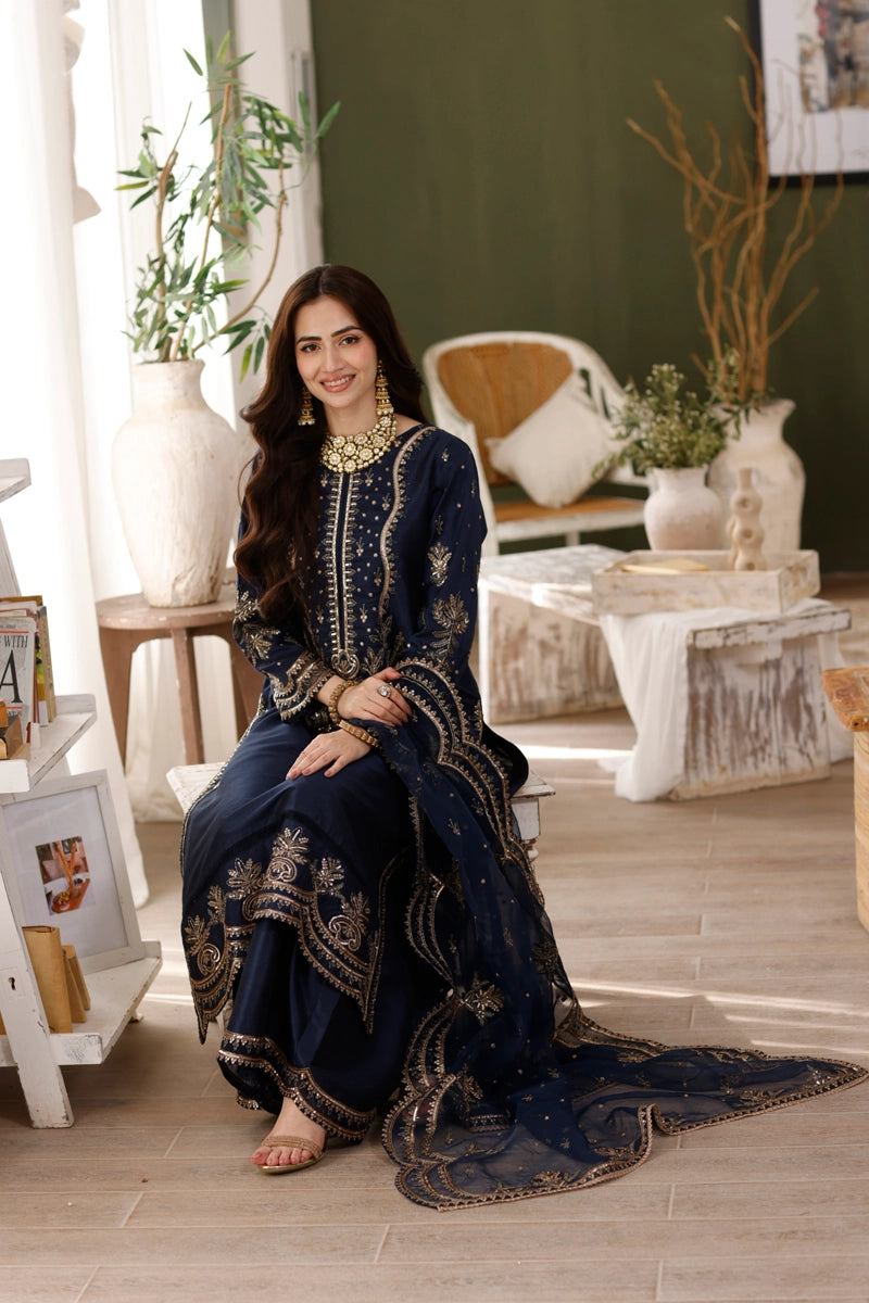 Heer Luxe Premium Raw Silk Eid Collection 3 Piece Suit Blue D4
