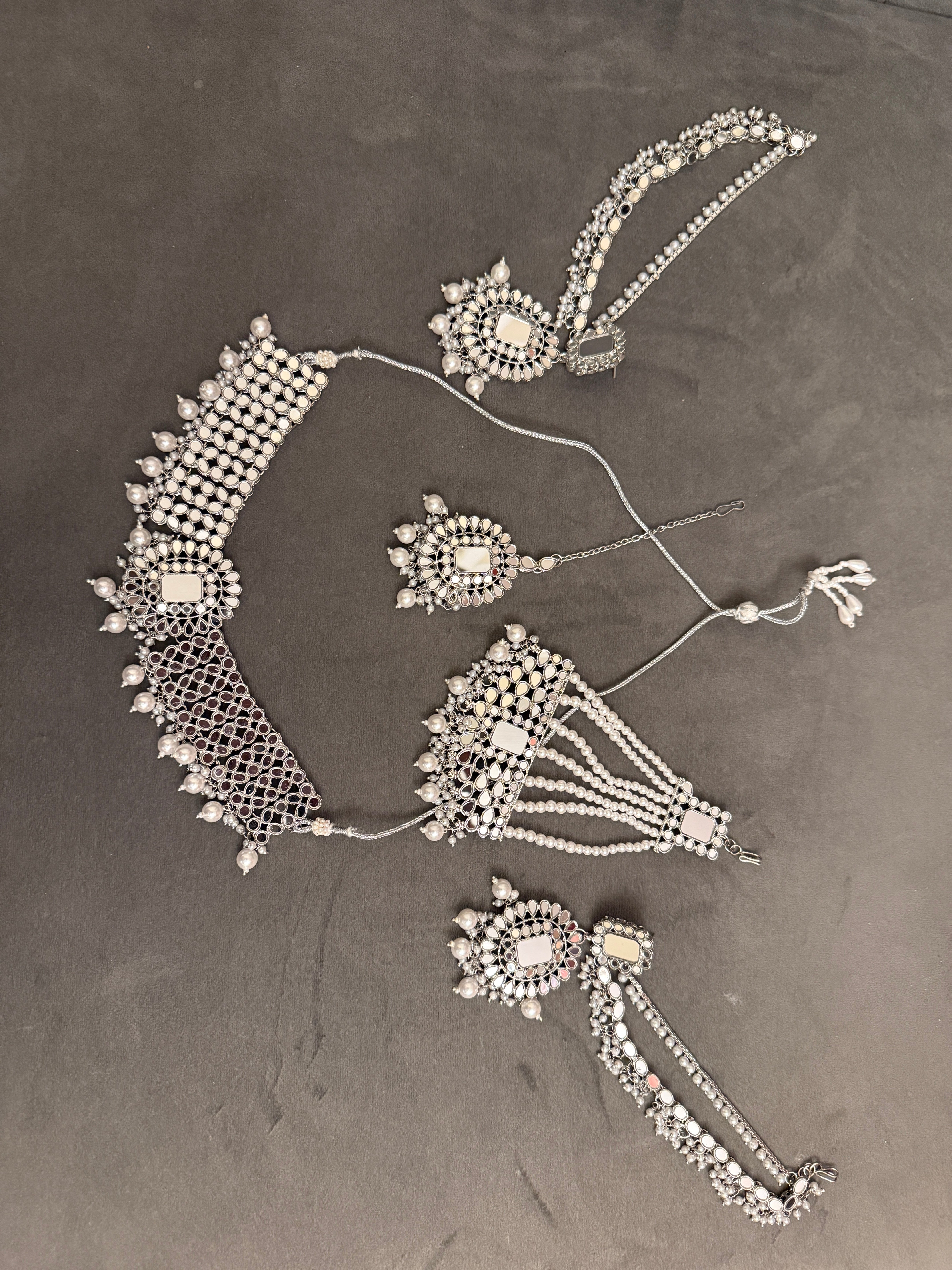 Mirror Haar Indian Necklace set with Tikka and Earrings Silver 1004