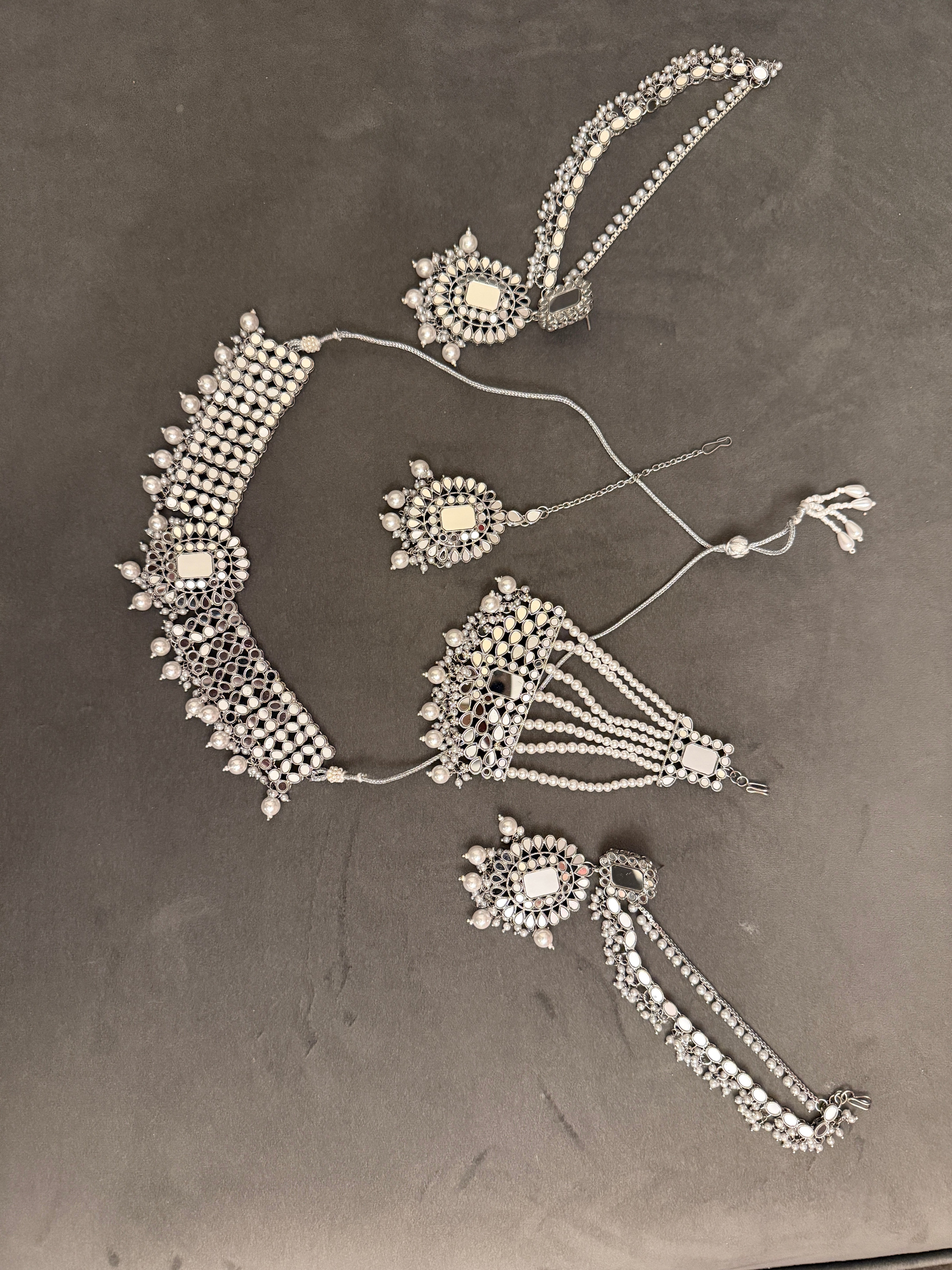 Mirror Haar Indian Necklace set with Tikka and Earrings Silver 1004