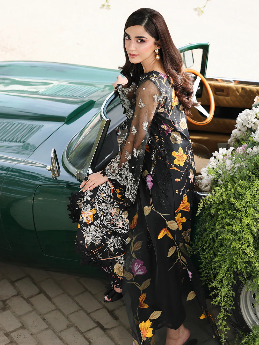 maya ali in black dress  @mayapretofficial  @hairbyawais
