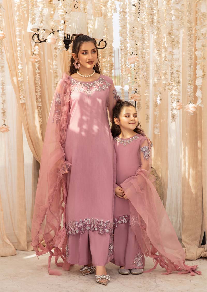 Girls pink best sale outfit