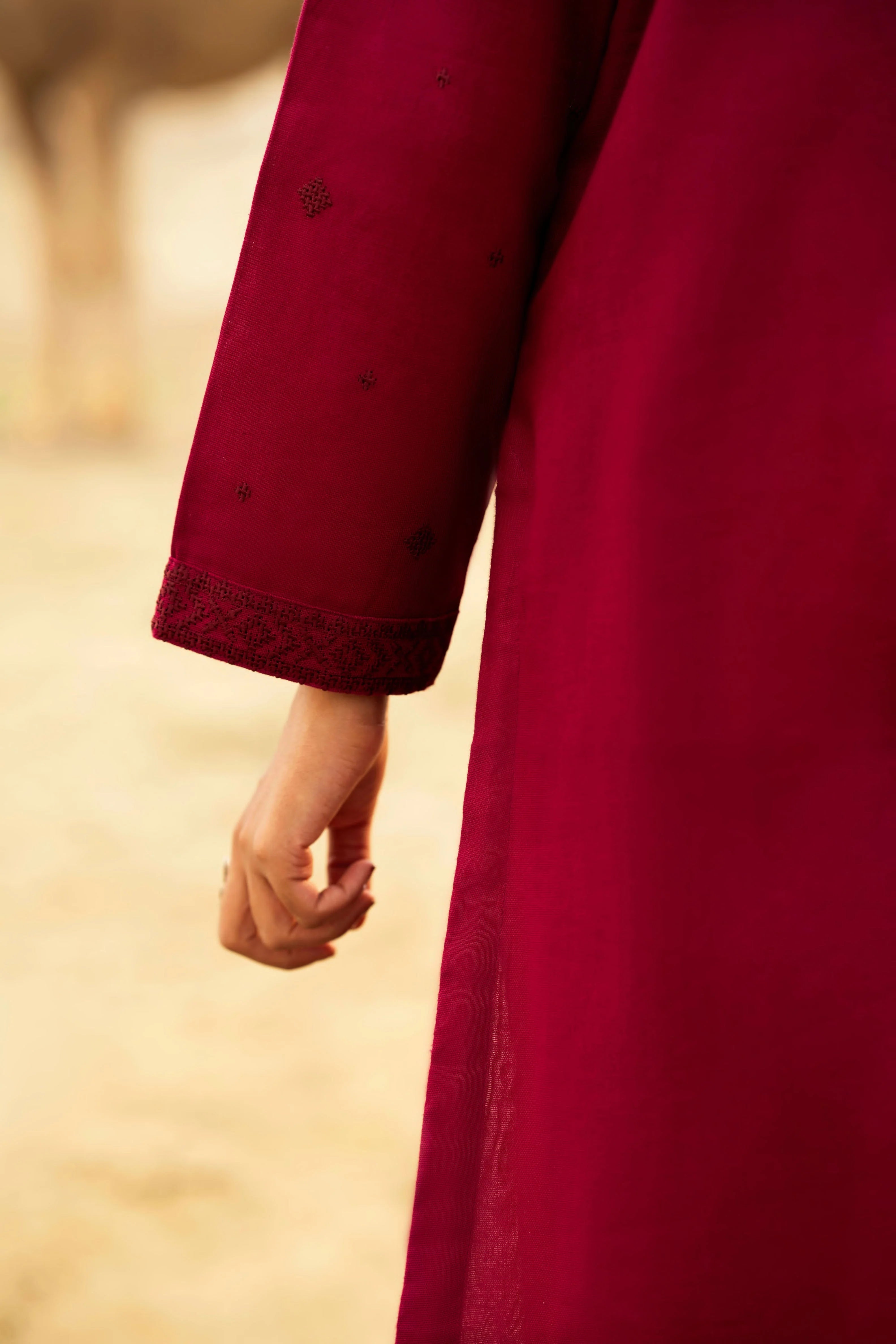 رہگیر Qalb Khaddar Embroidered Suit with Silk Munaar Dupatta - Desi Posh