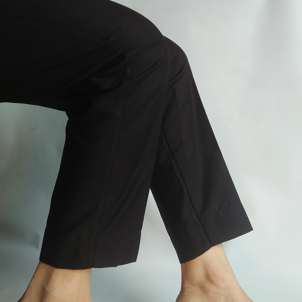 Straight Capri Trousers Plain Black - Desi Posh