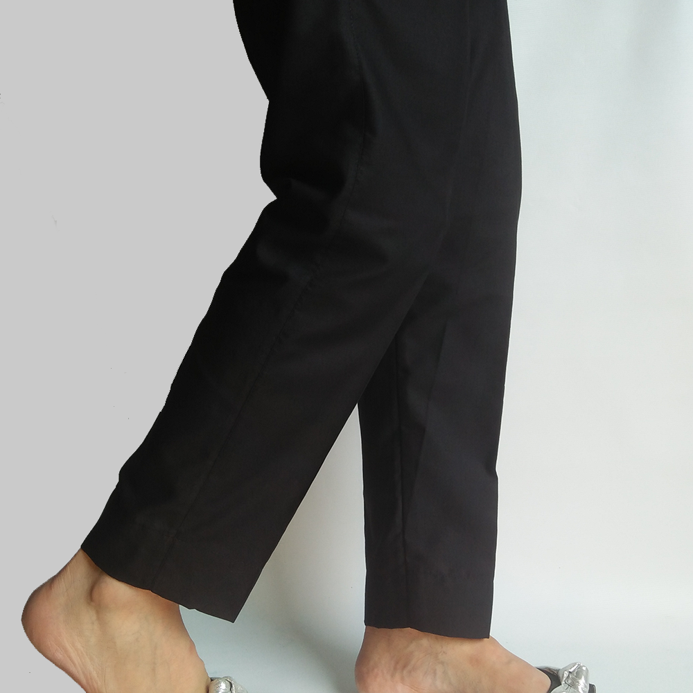 Straight Capri Trousers Plain Black - Desi Posh