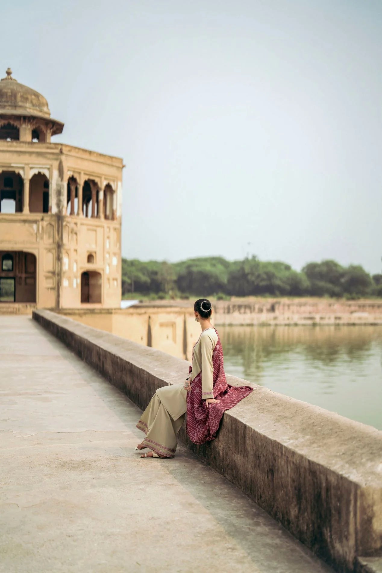 Dayaar-e-Falak Dhanak Linen Suit with Digital Printed Shawl - Desi Posh