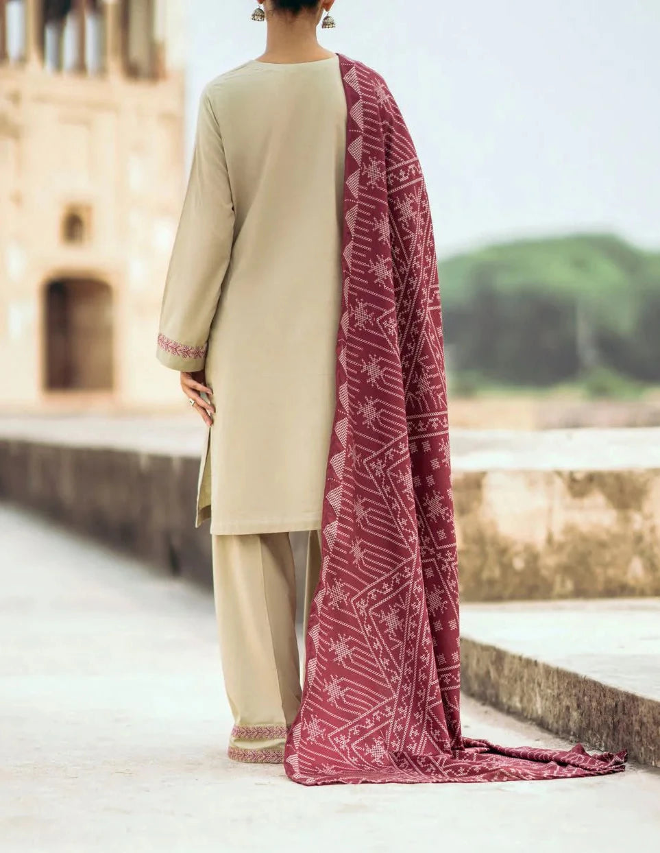 Dayaar-e-Falak Dhanak Linen Suit with Digital Printed Shawl - Desi Posh