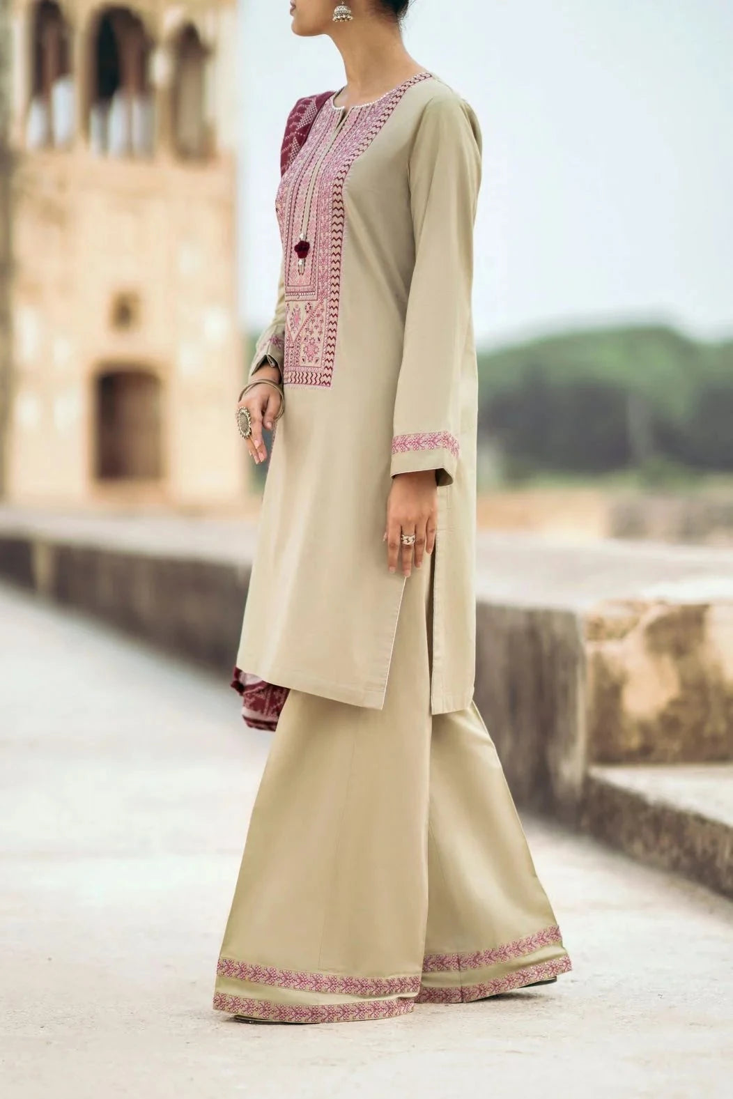 Dayaar-e-Falak Dhanak Linen Suit with Digital Printed Shawl - Desi Posh