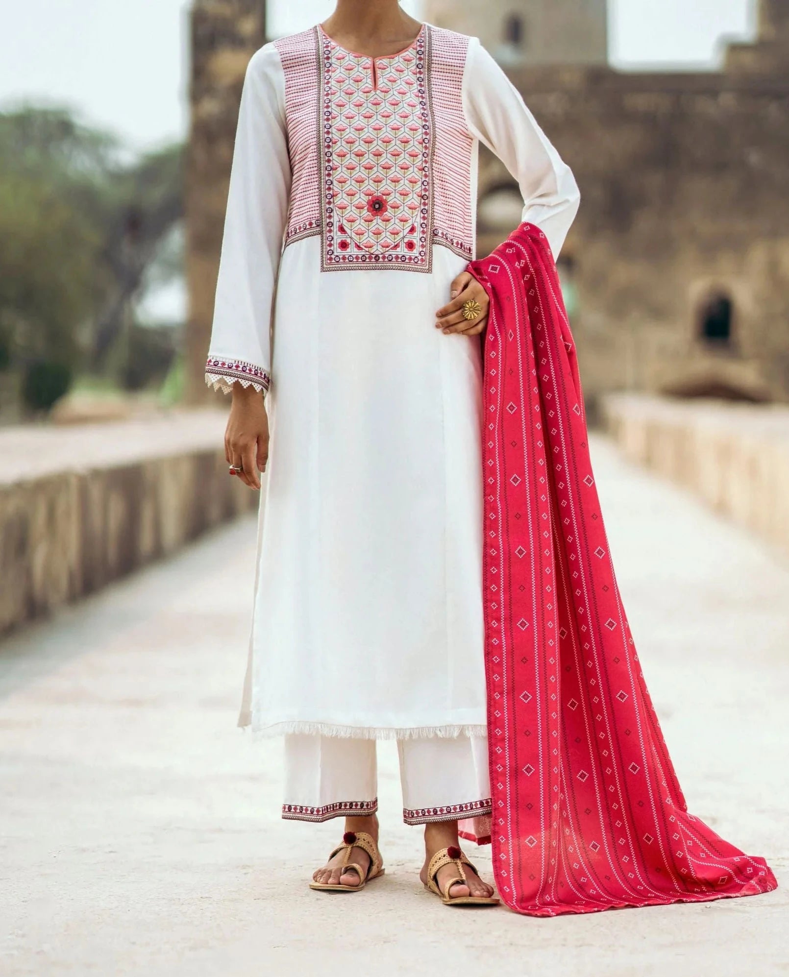Dayaar-e-Sahil Dhanak Linen Suit with Digital Printed Shawl - Desi Posh