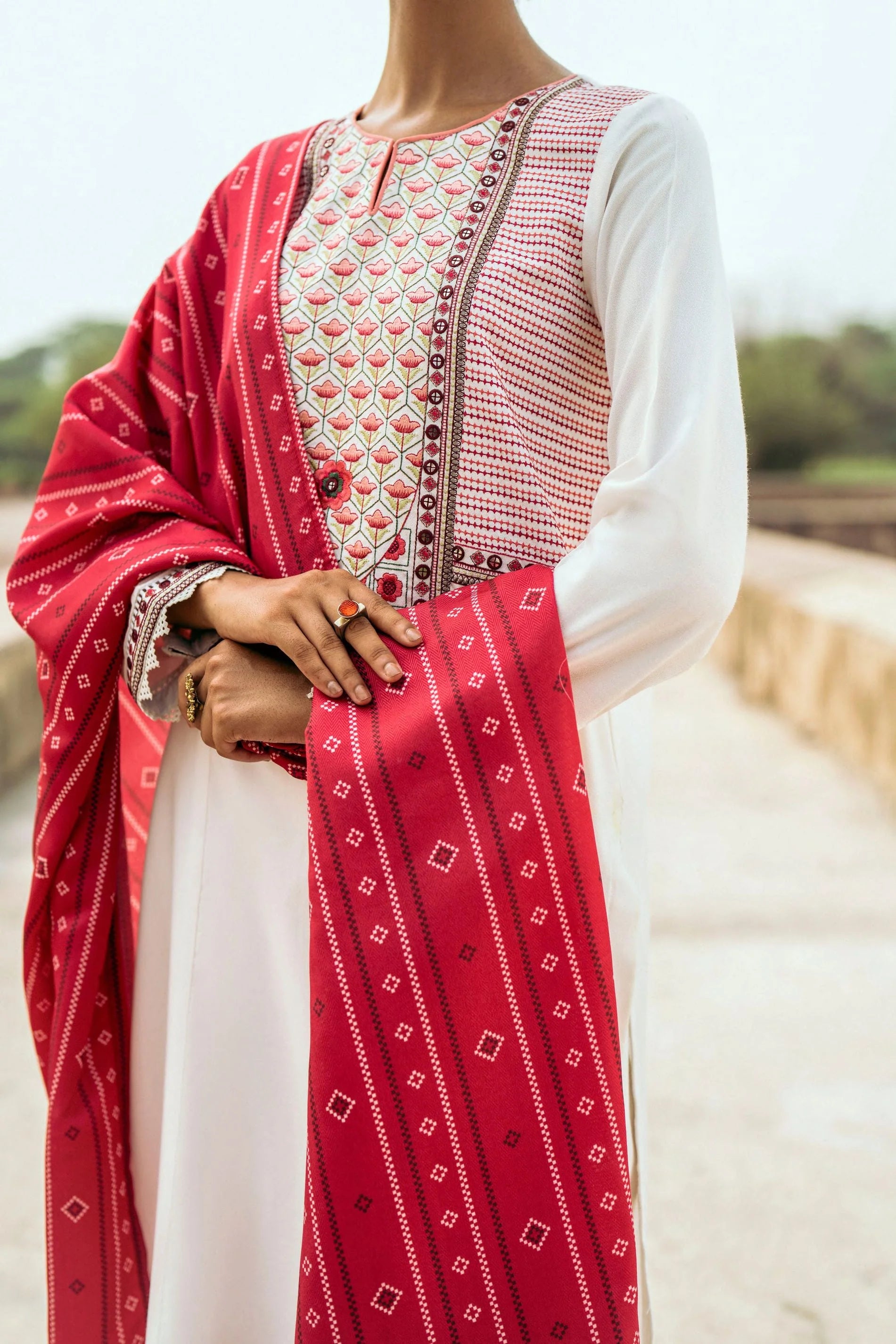 Dayaar-e-Sahil Dhanak Linen Suit with Digital Printed Shawl - Desi Posh