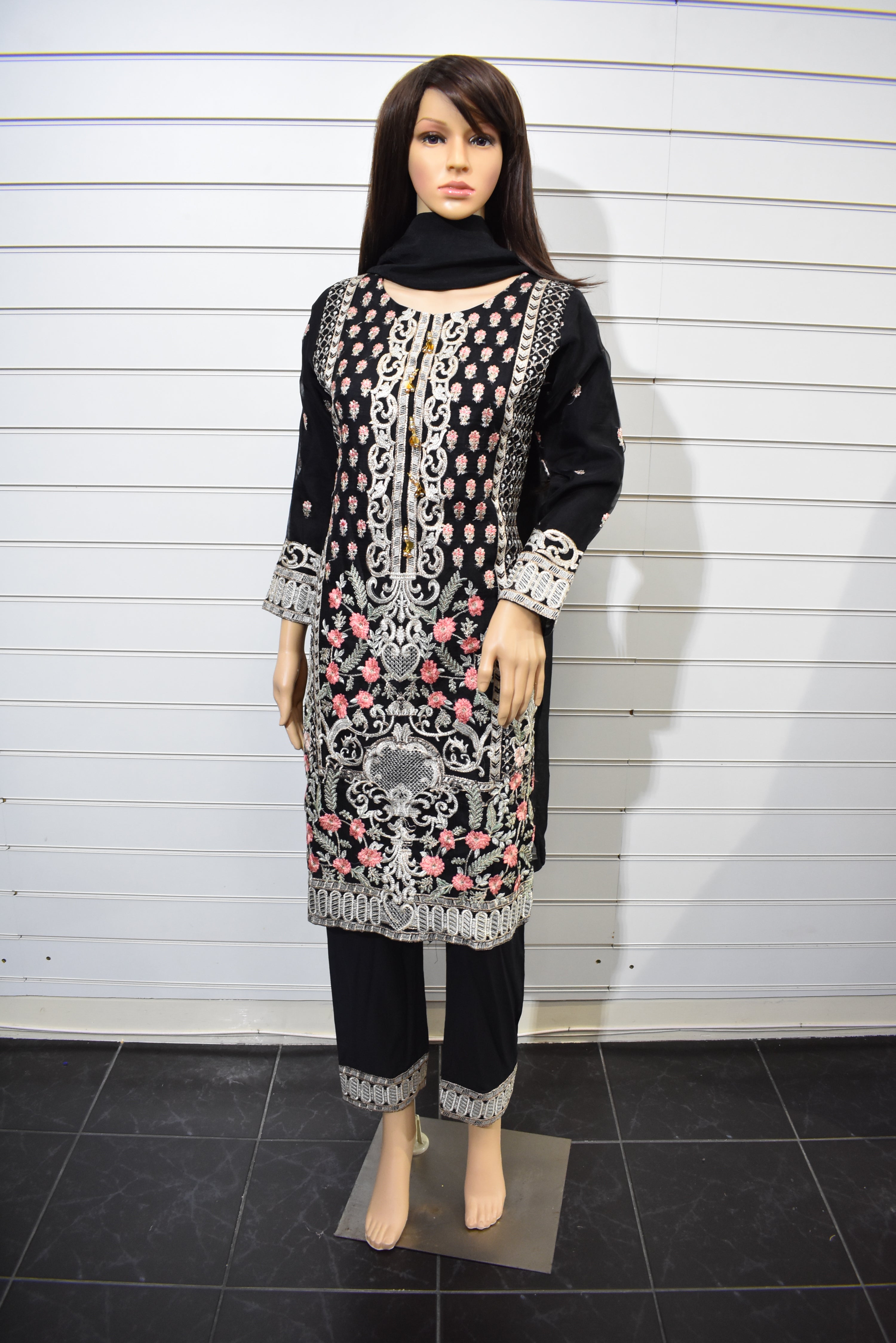 Agha Noor inspired Organza Black Pakistani Outfit