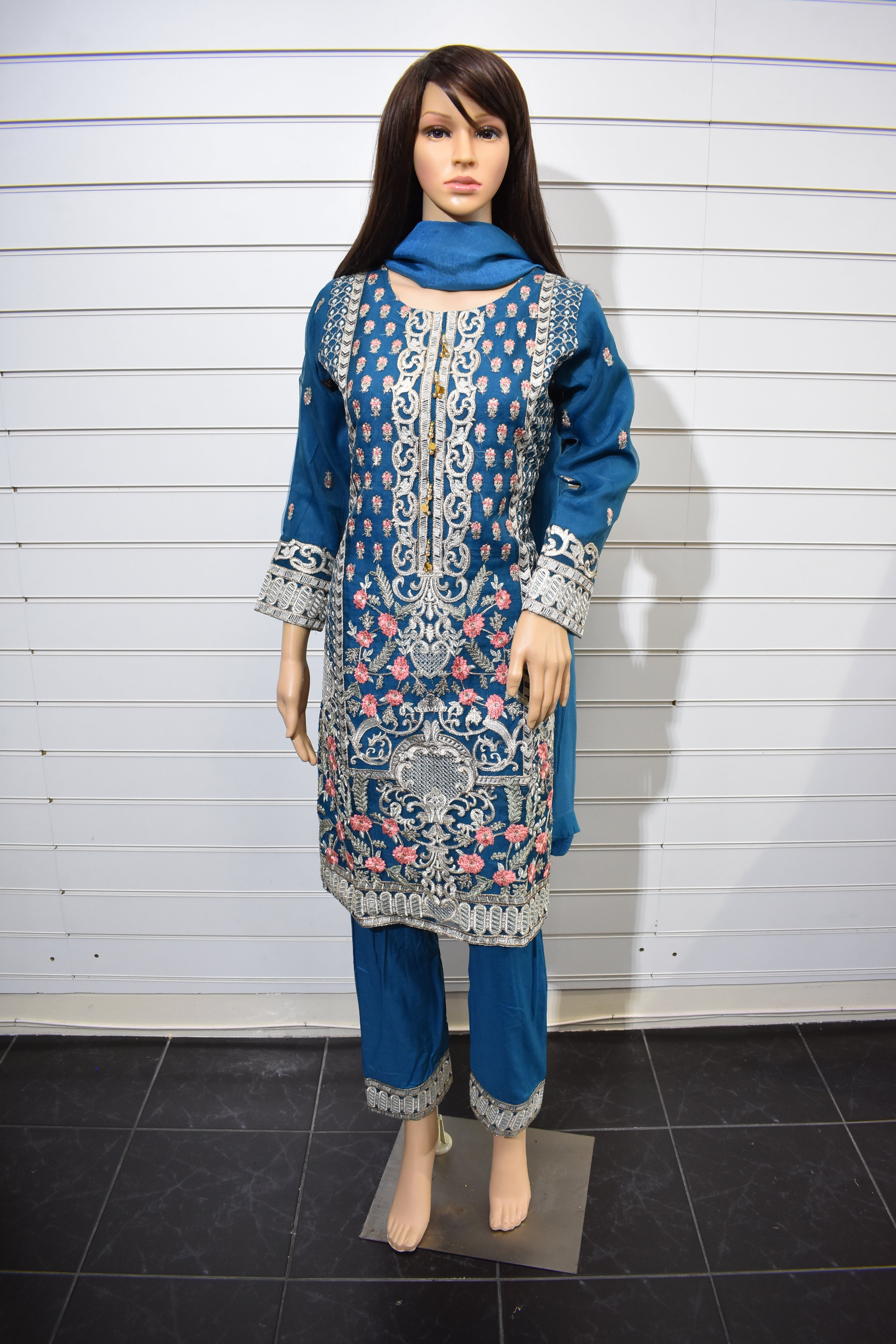 Agha Noor inspired Organza Teal Pakistani Outfit
