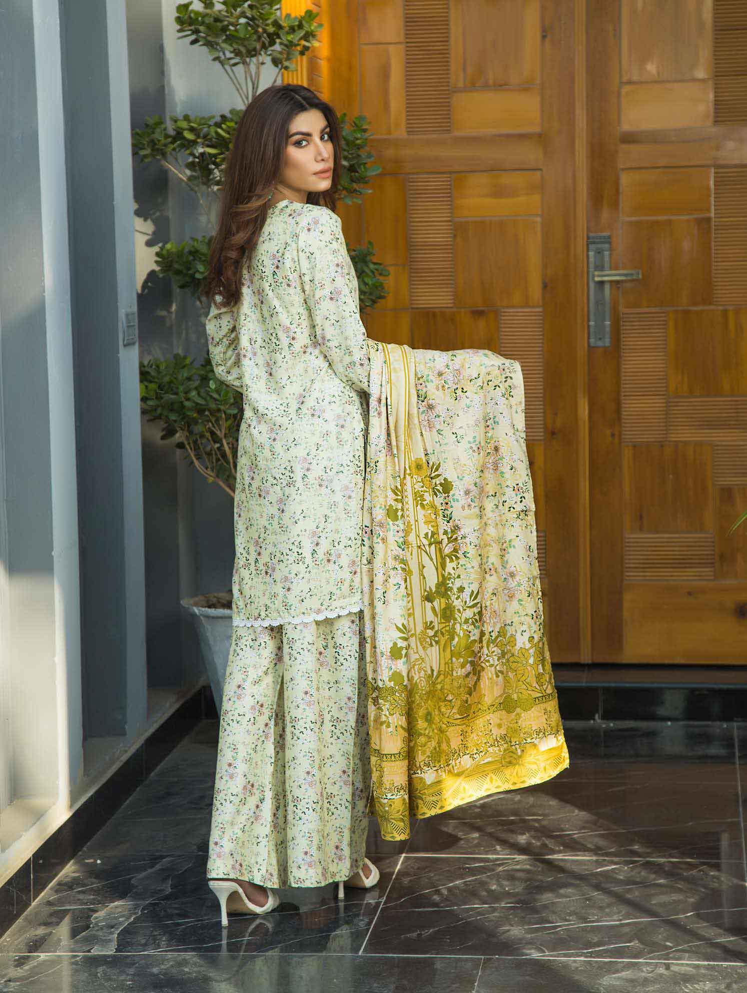 Flora Printed 3 Piece Winter Marina Shawl suit 4402 salwar kameez DesiP 