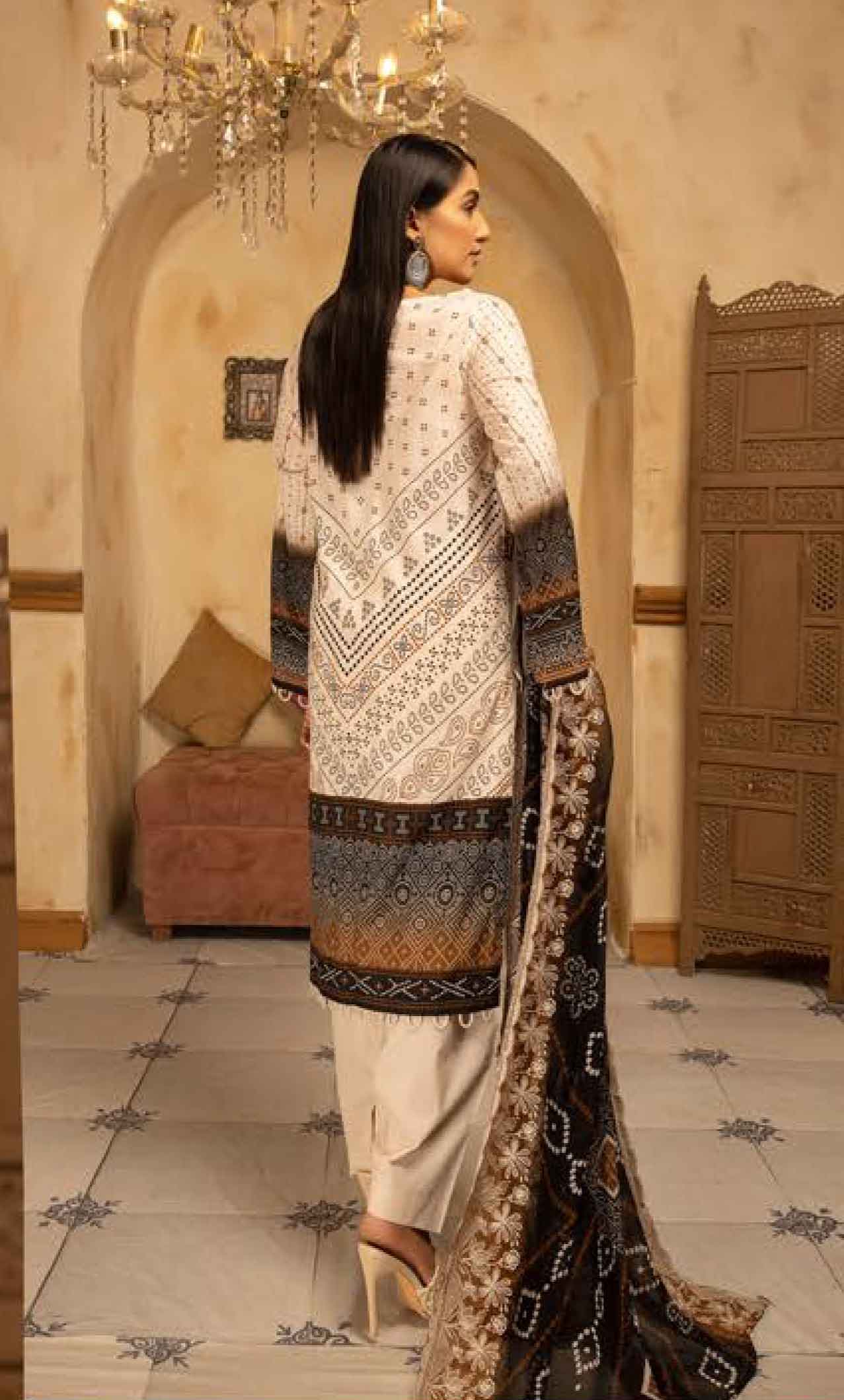 embroidered lawn suit in cream