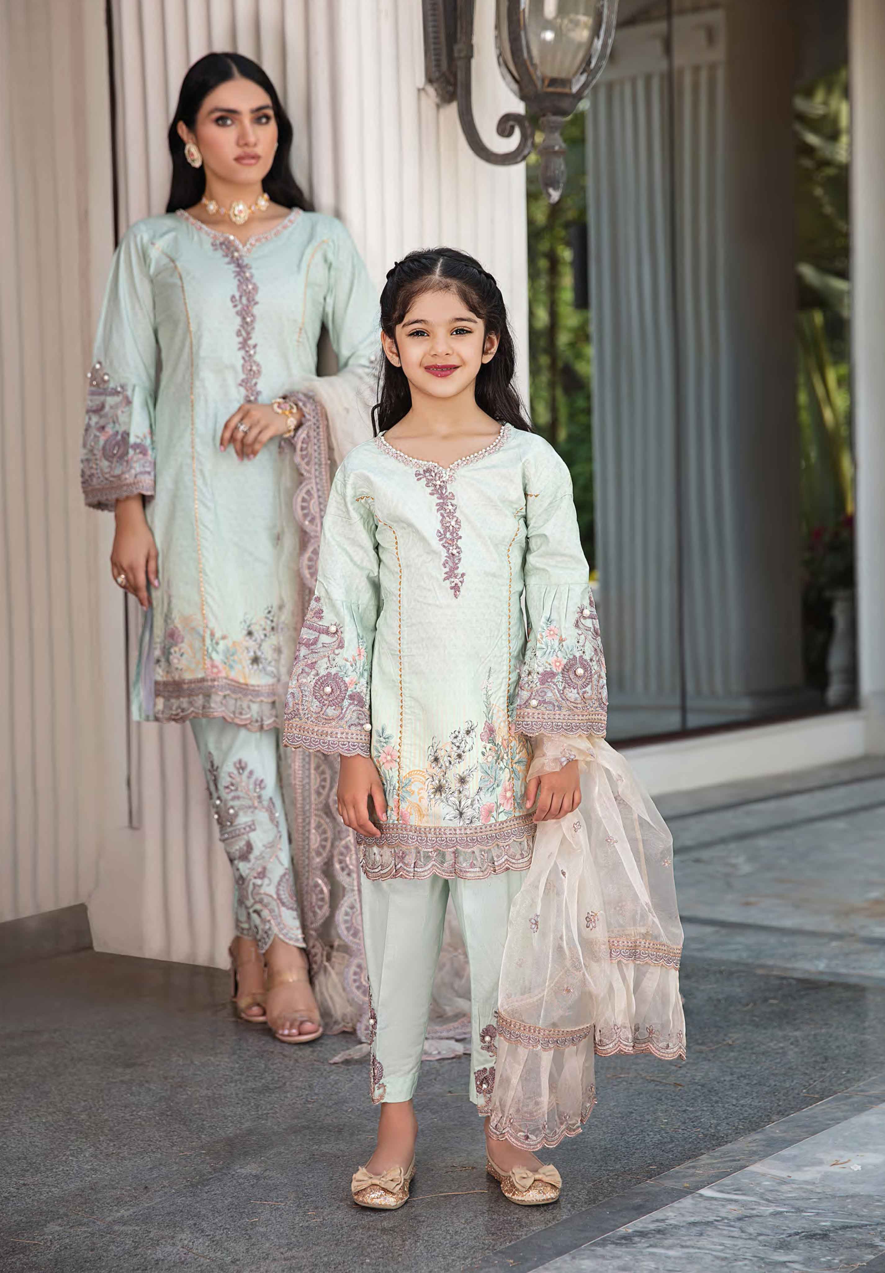 desi posh girls suit