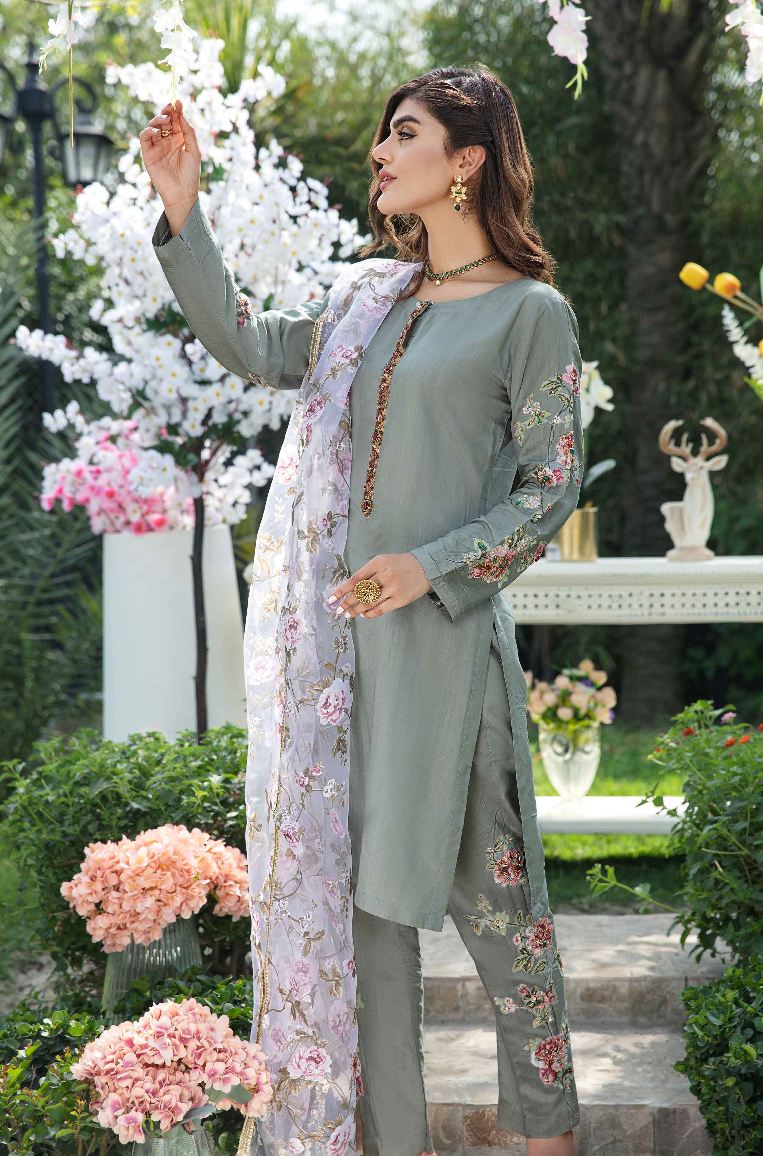 pakistani green outfit