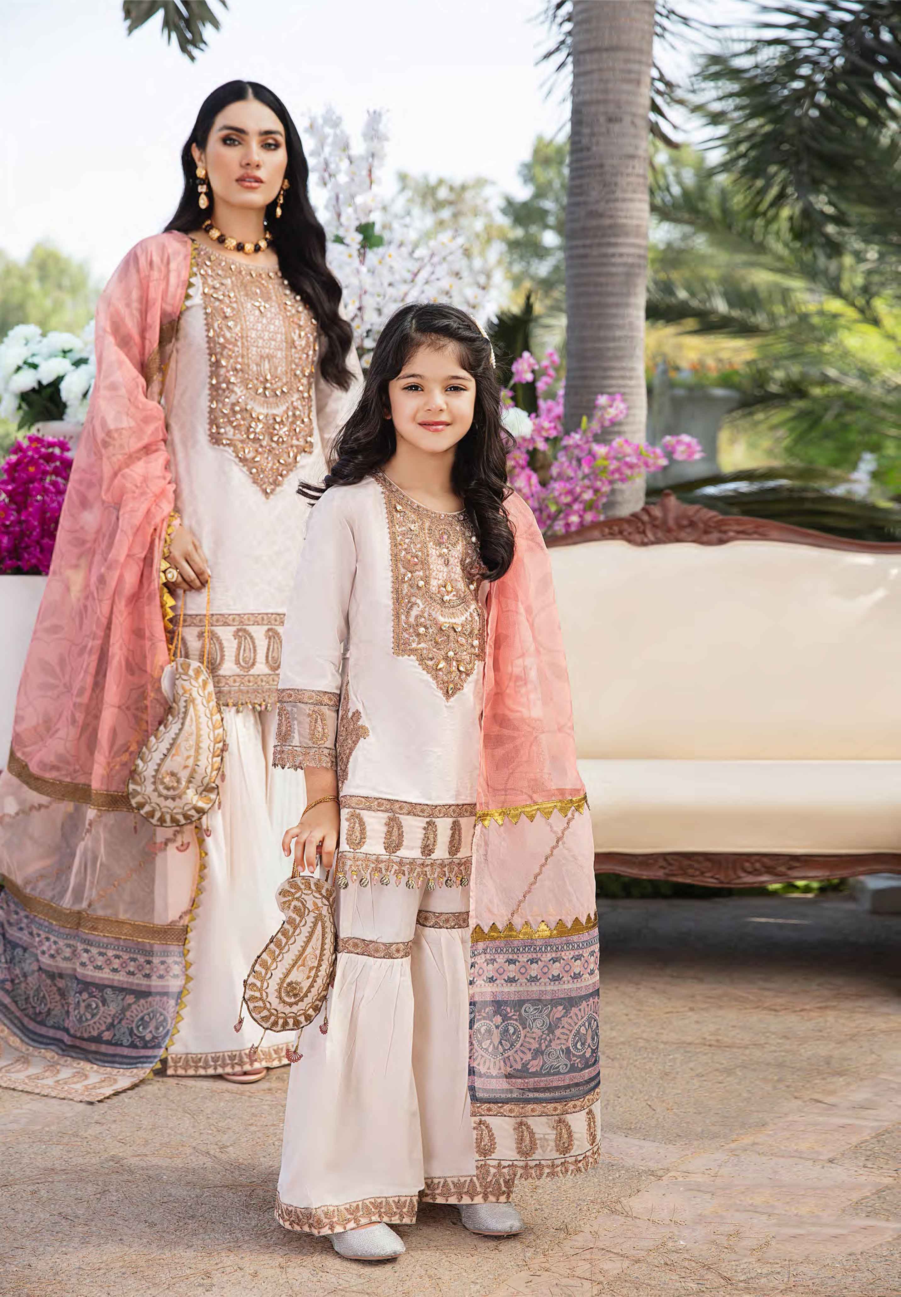 mother and daughter eid suit
