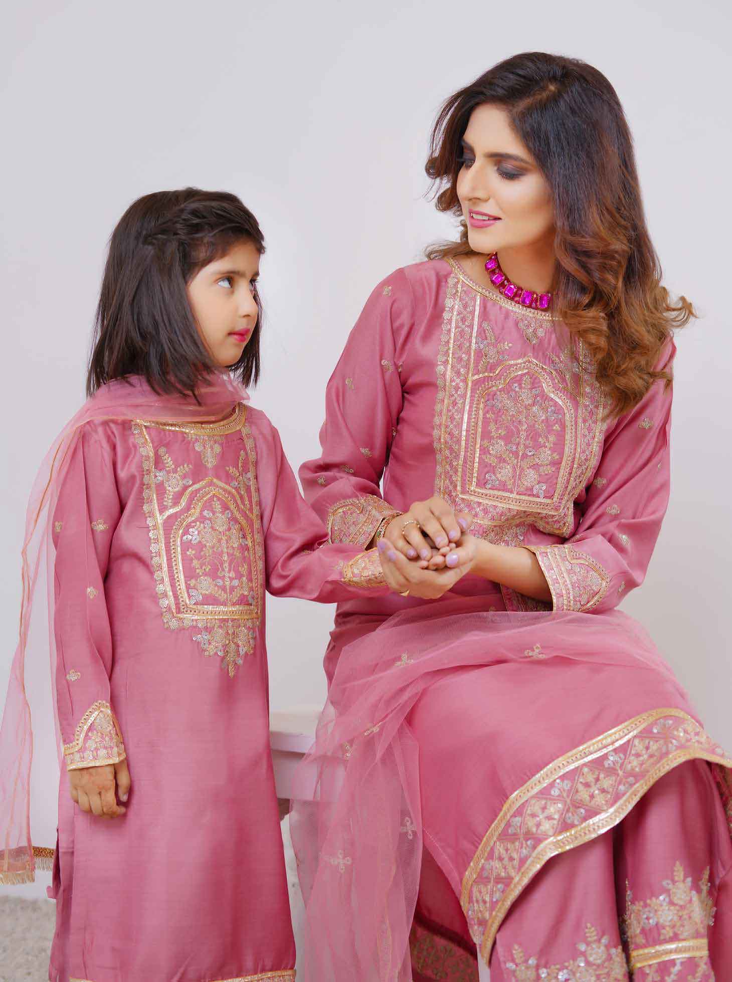 mother and daughter eid suits