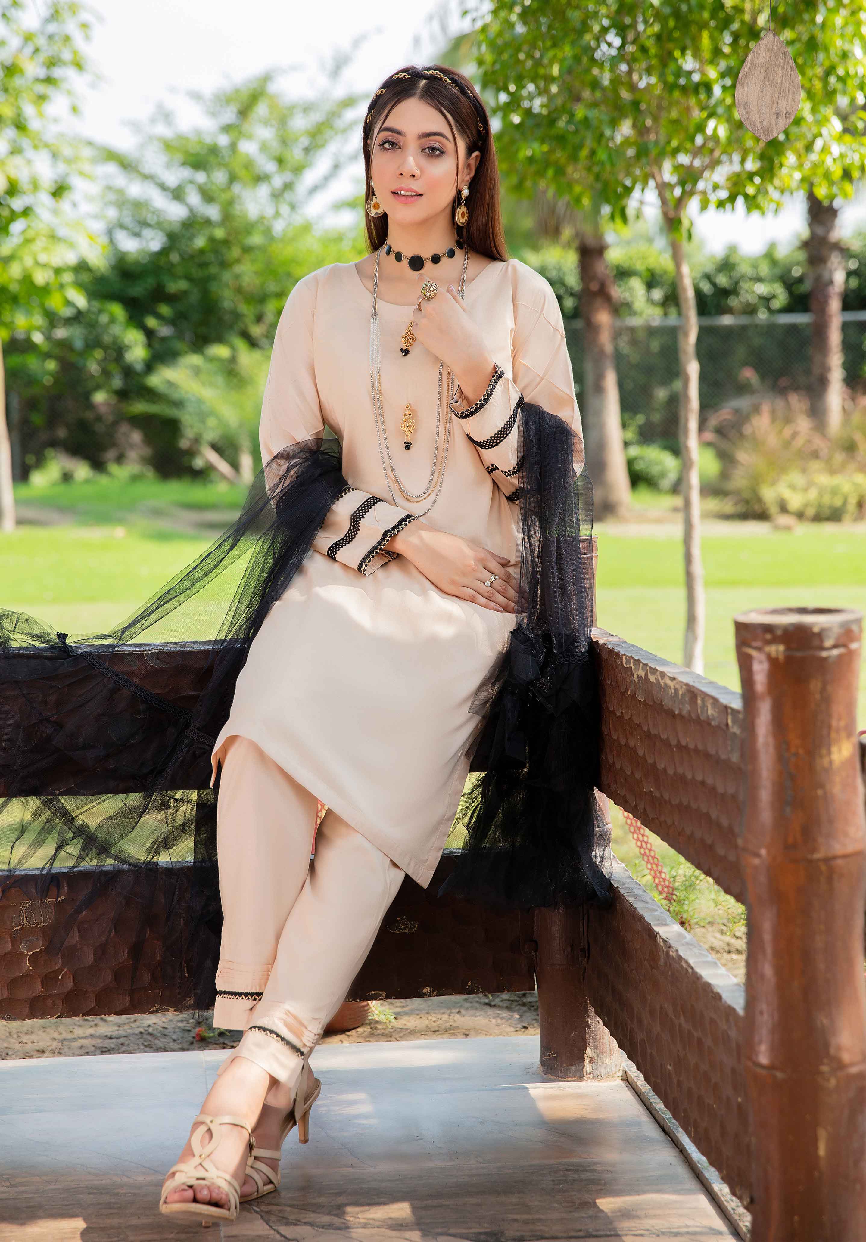 Nakhra 3 Piece Lawn Suit with Net Dupatta DC07 DesiP 