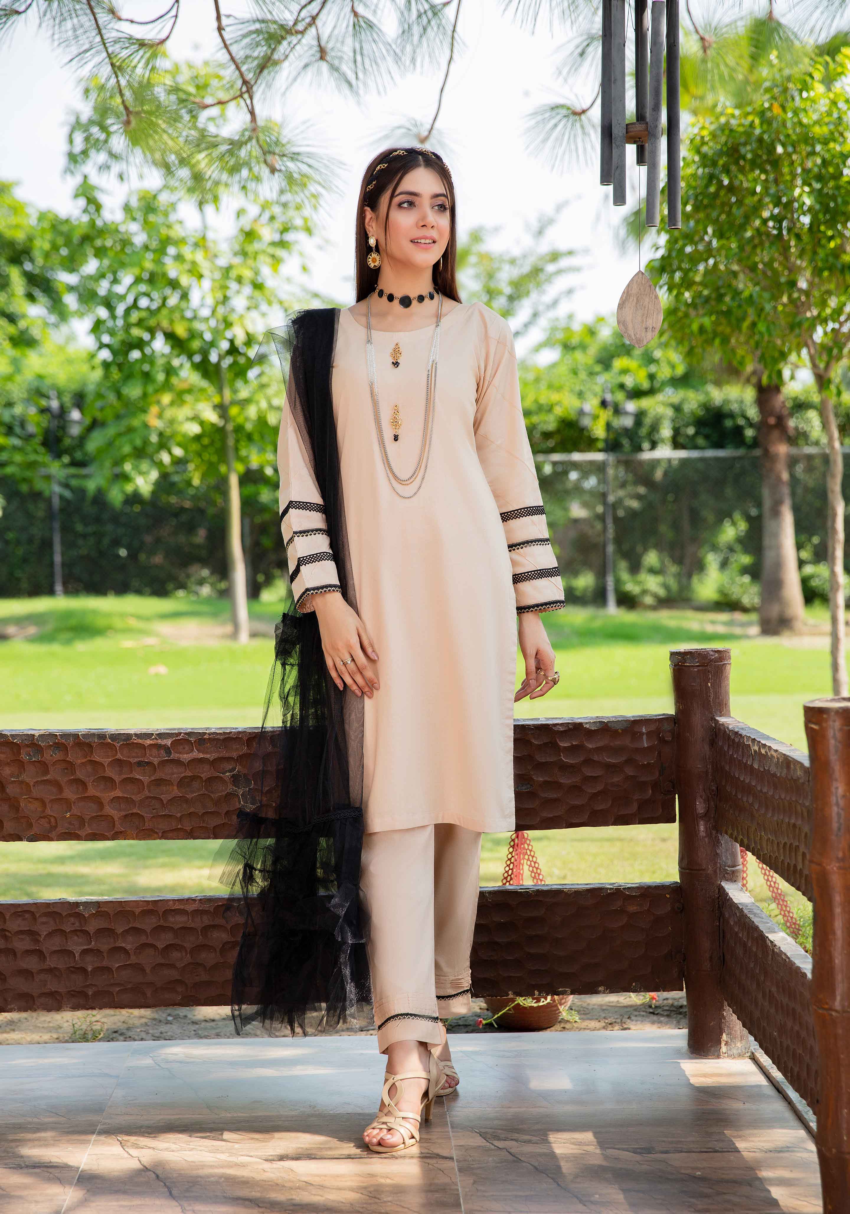Nakhra 3 Piece Lawn Suit with Net Dupatta DC07 DesiP 