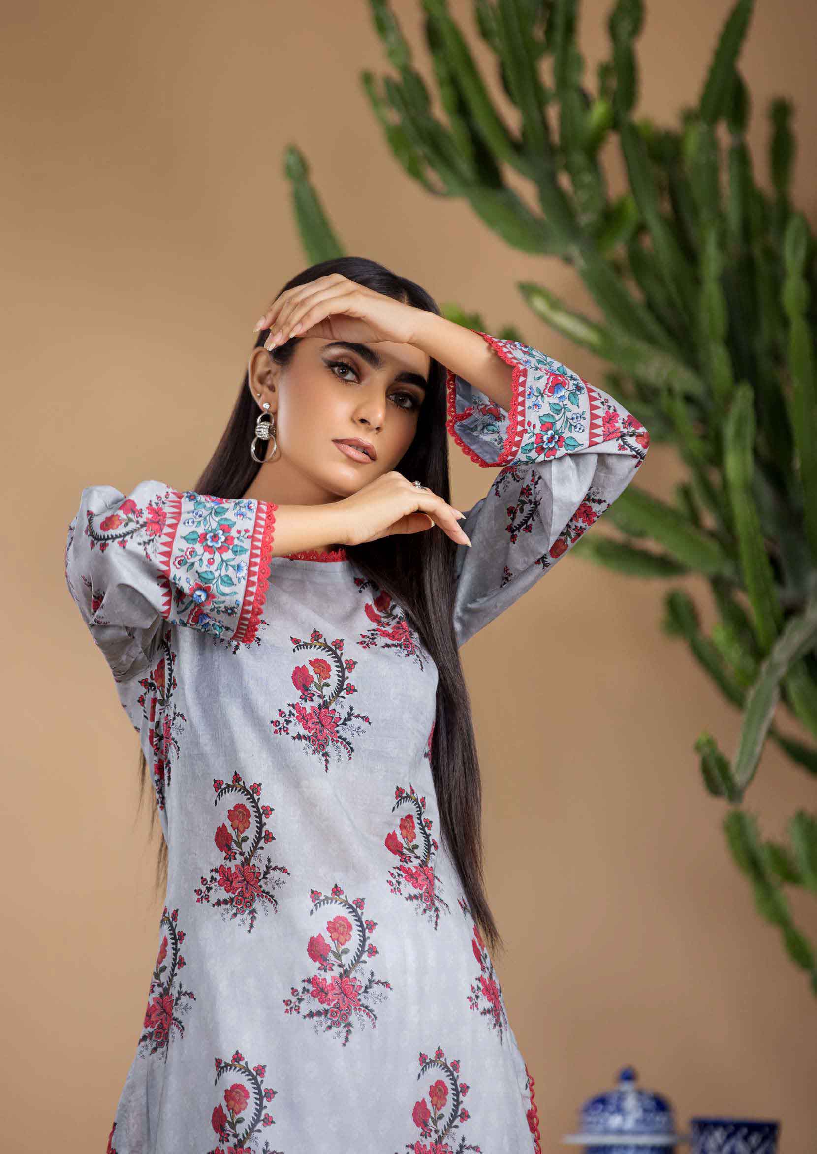 Sana Safinaz Ladies Printed Kurta in Grey DesiP 