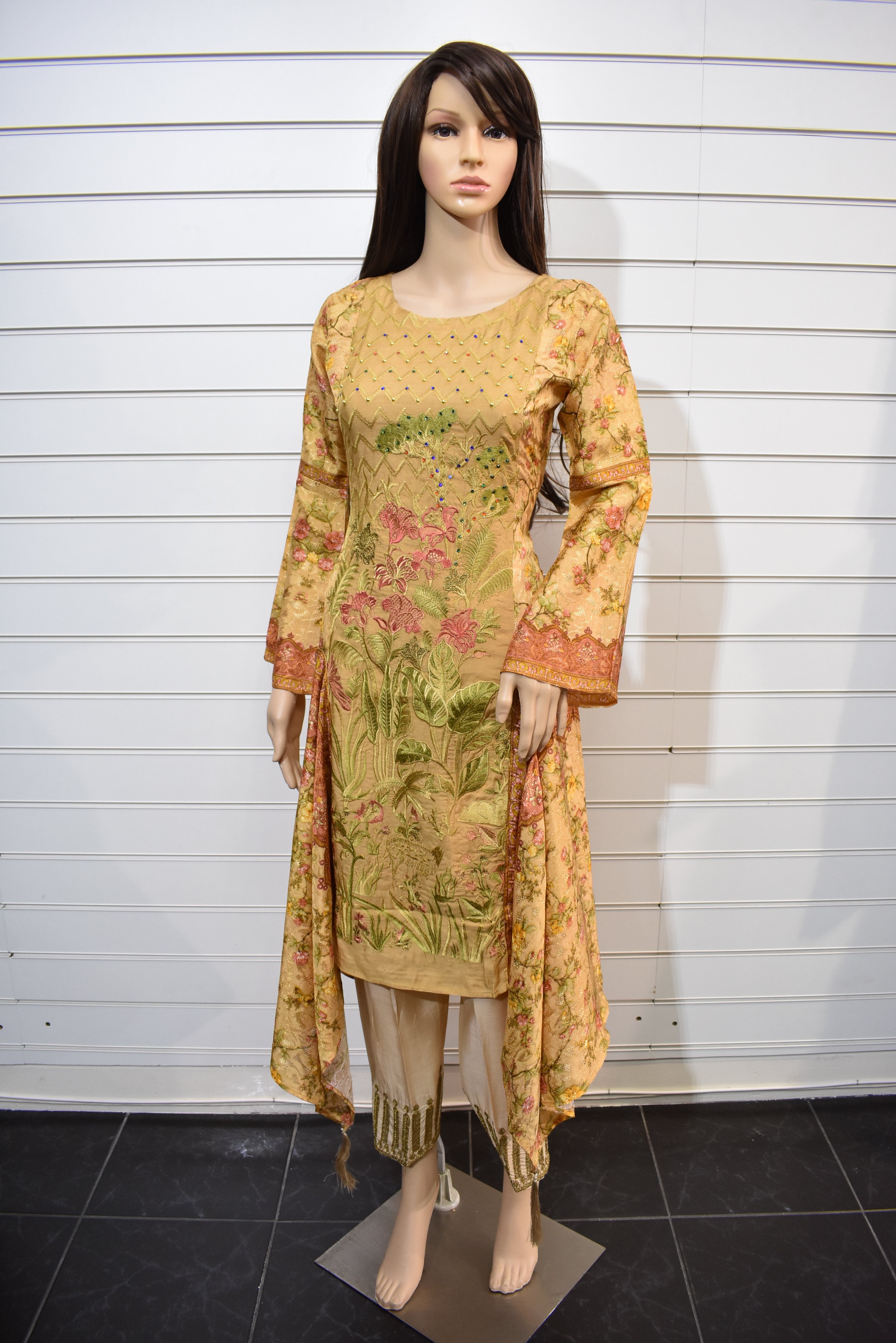 Simrans Digital Print Kaftan Style Outfit with Digital Print Embroidered Dupatta - Desi Posh