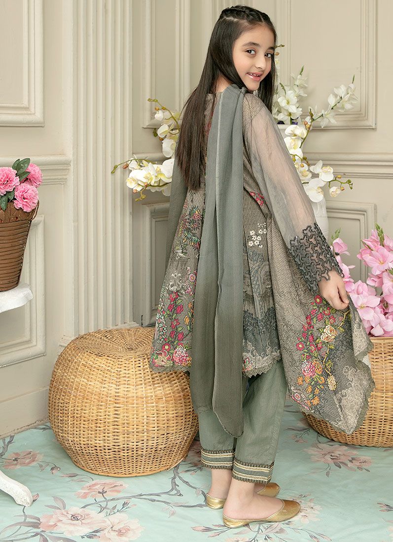 Simrans Girls Embroidered Summer Lawn Outfit ML23K DesiP 