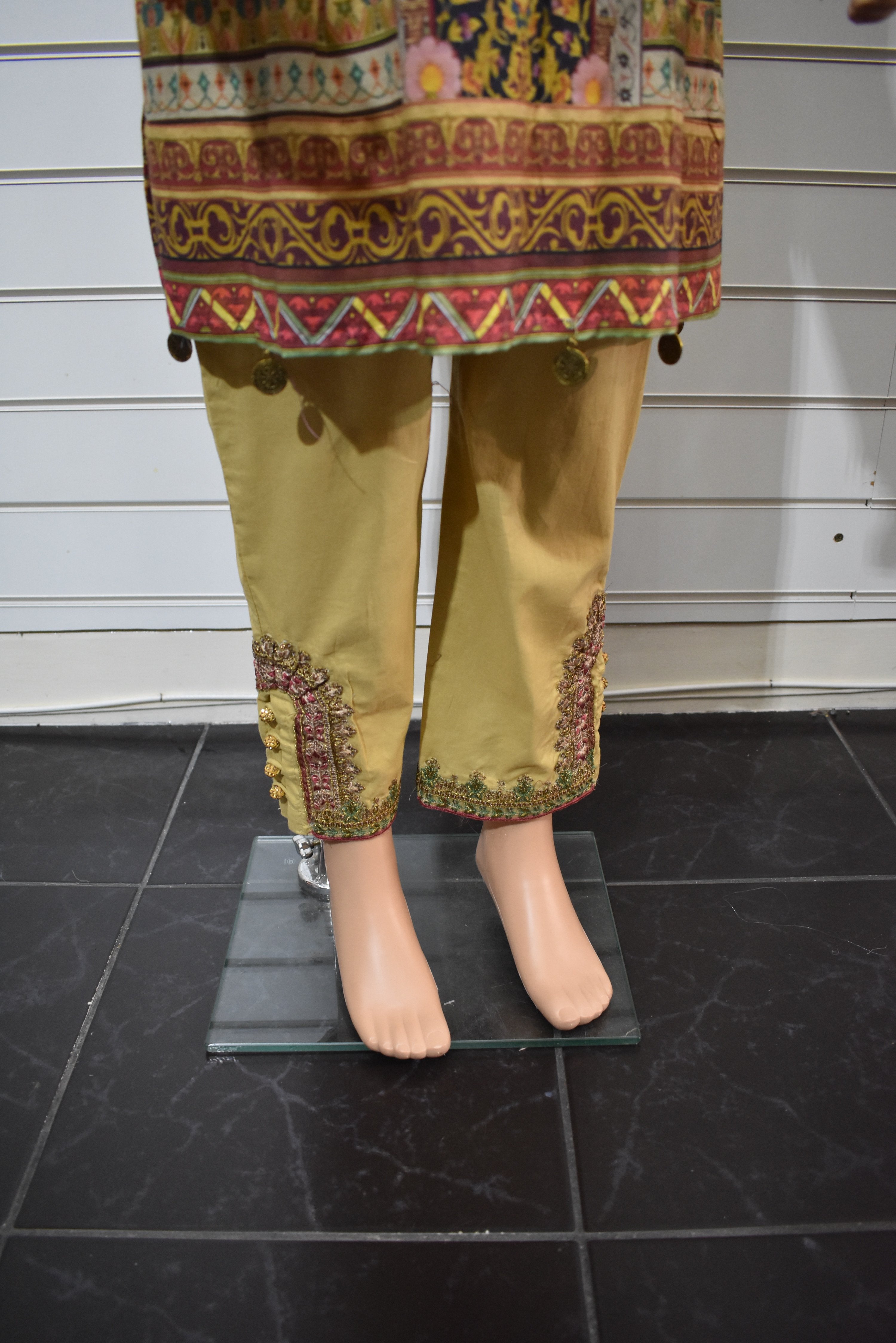 Simrans Kids Digital Print Outfit with Embroidered Capri Trousers AL14 - Desi Posh
