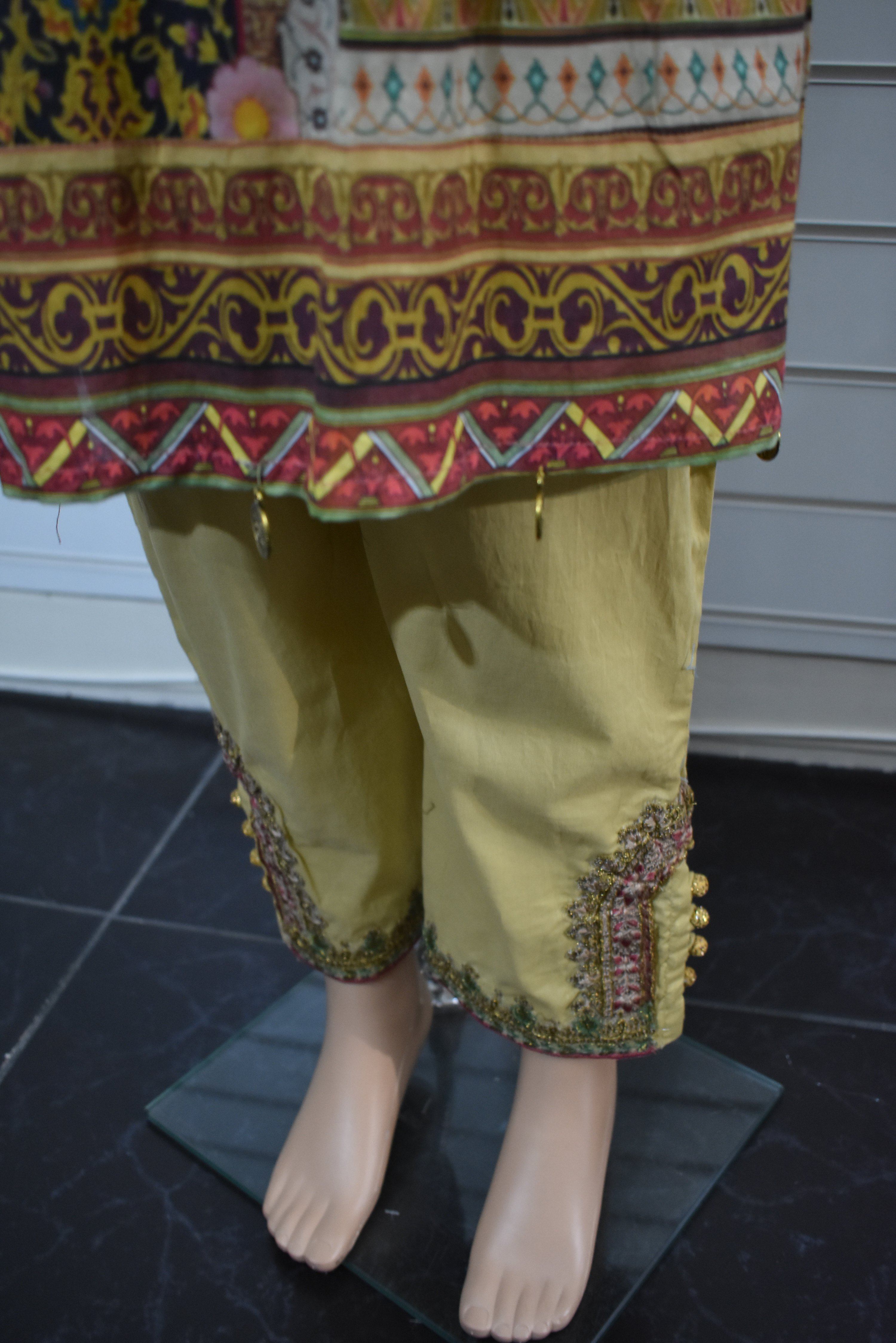 Simrans Kids Digital Print Outfit with Embroidered Capri Trousers AL14 - Desi Posh