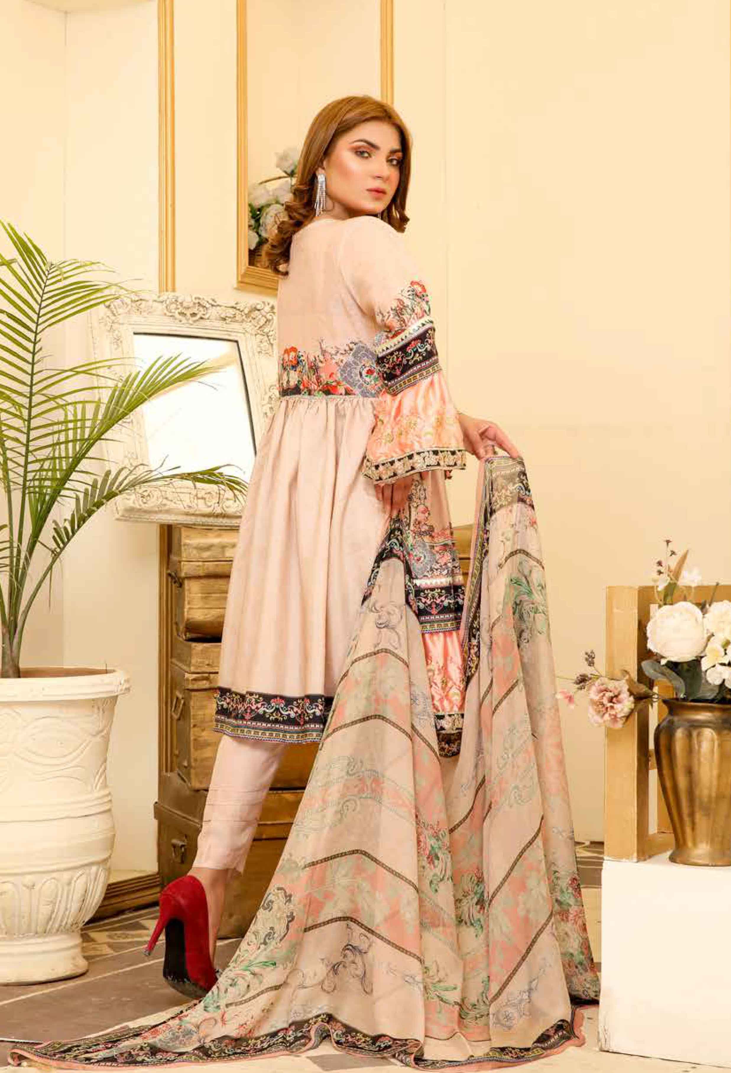 desi posh mother and daughter outfits