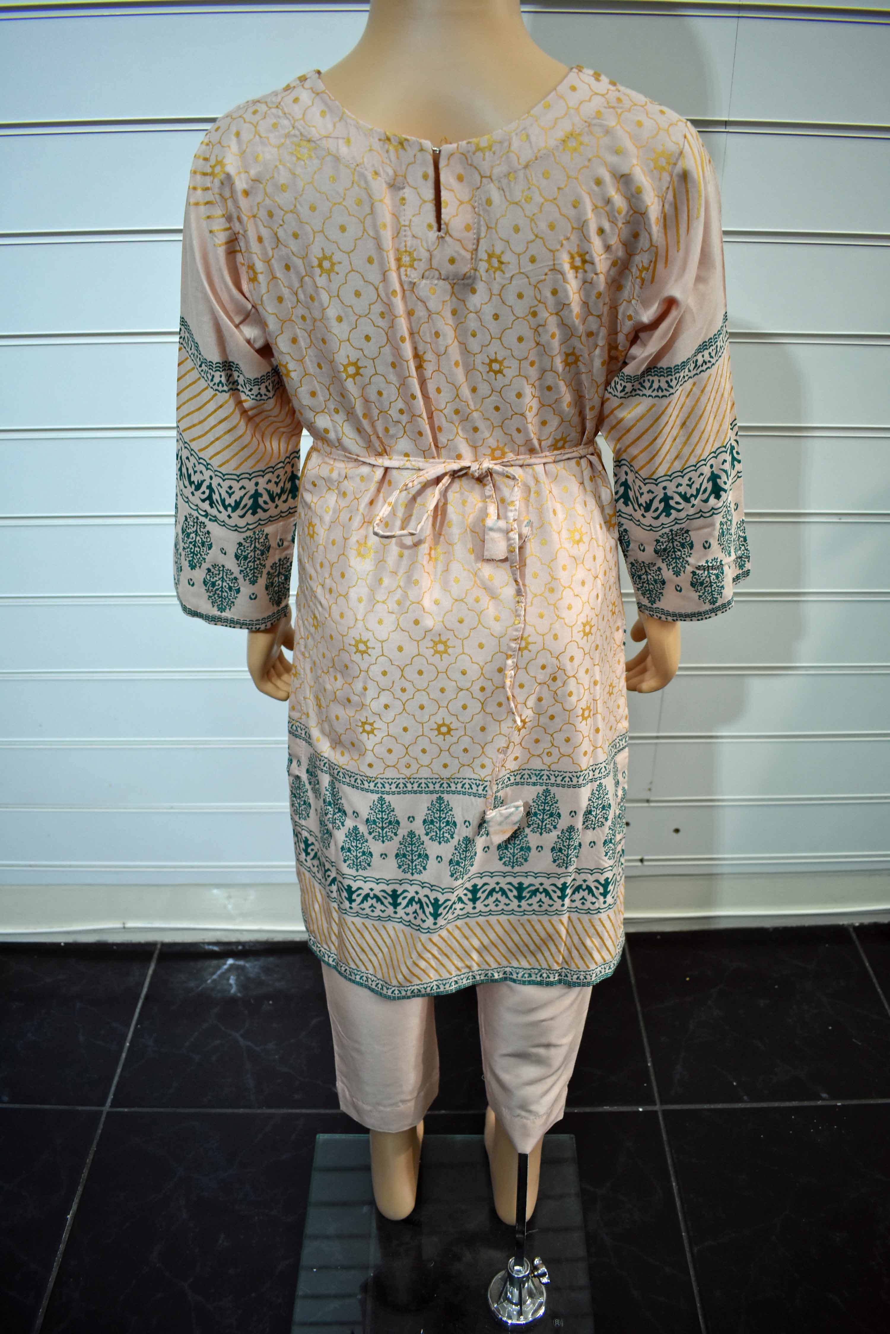 girls pakistani outfit